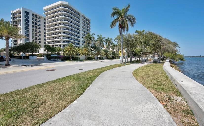1617 N Flagler Drive 1003