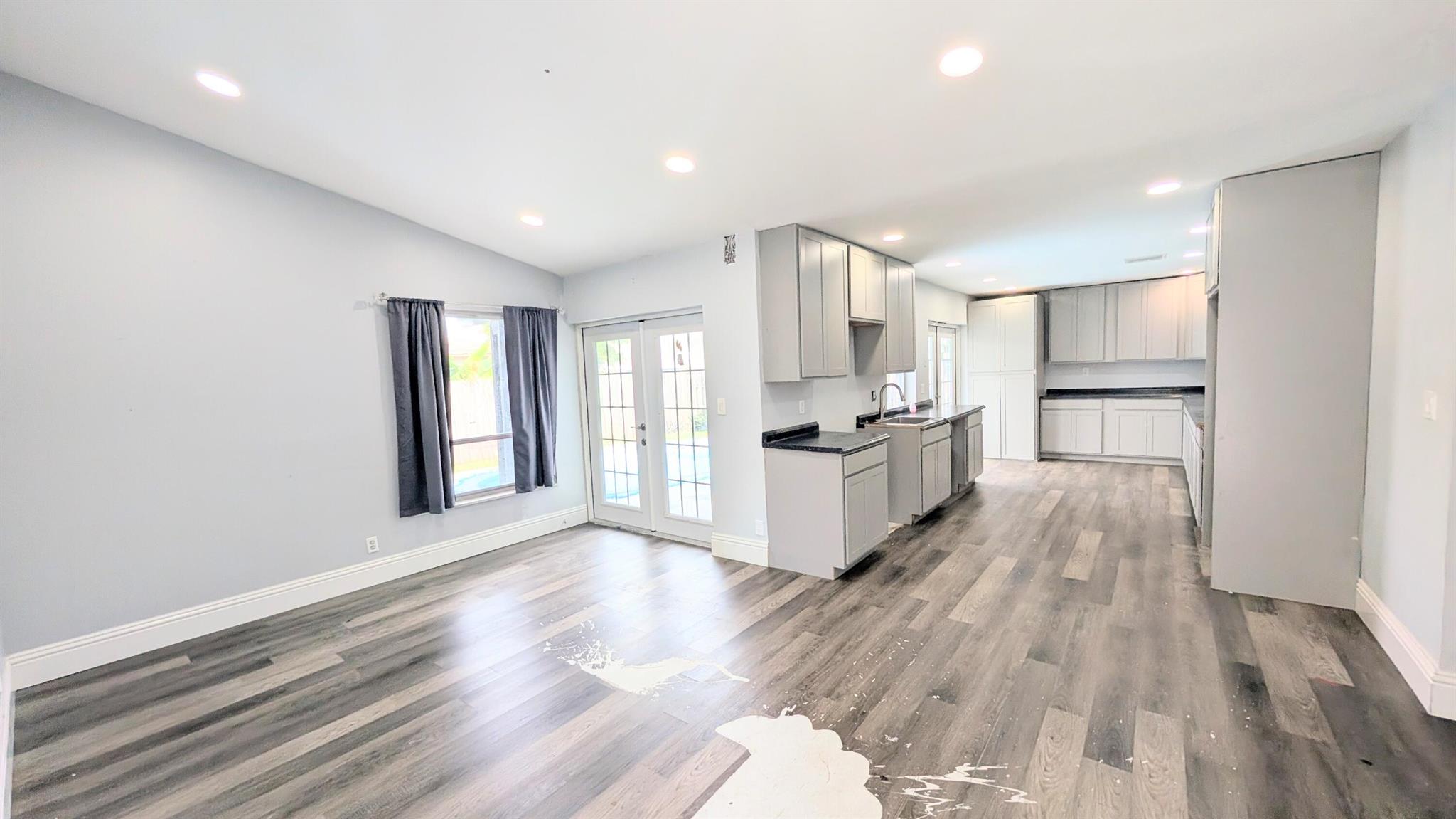 NORTH LAUDERDALE VILLAGE - Residential