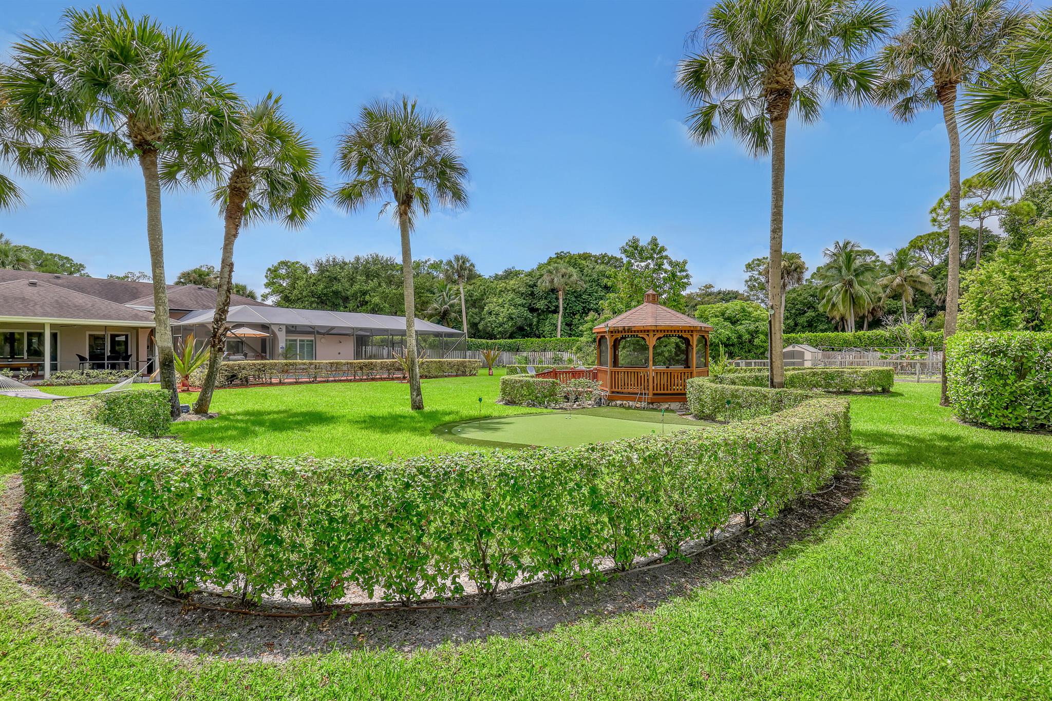 THOUSAND PINES - Residential