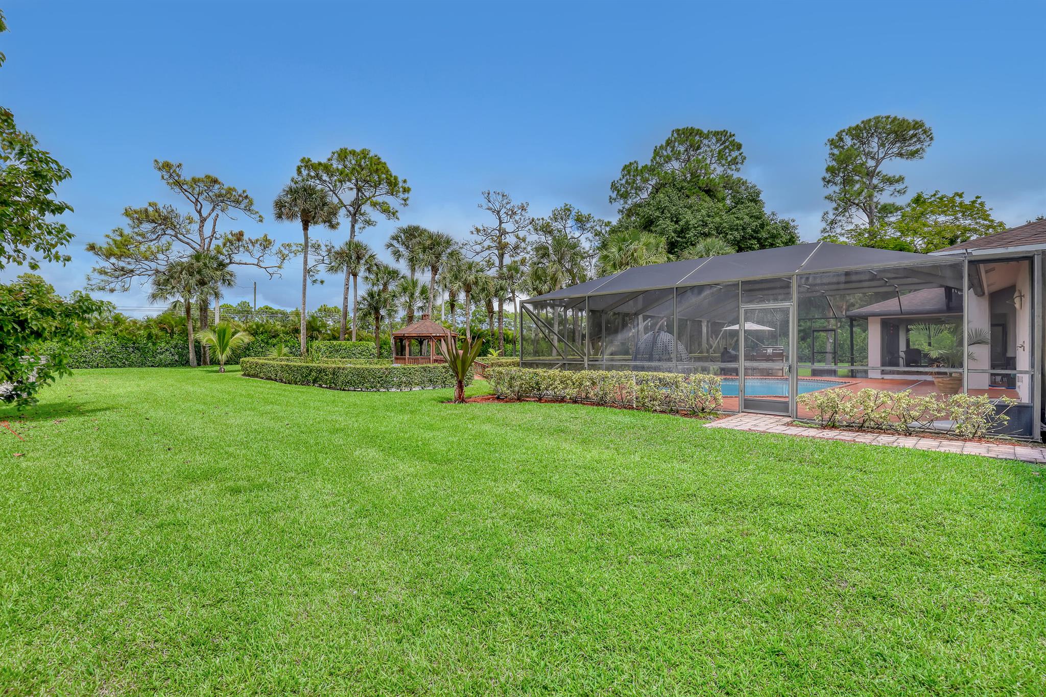 THOUSAND PINES - Residential