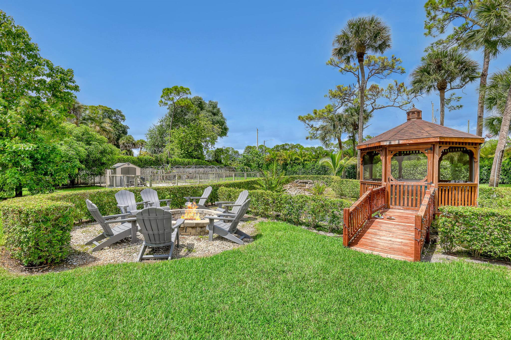 THOUSAND PINES - Residential