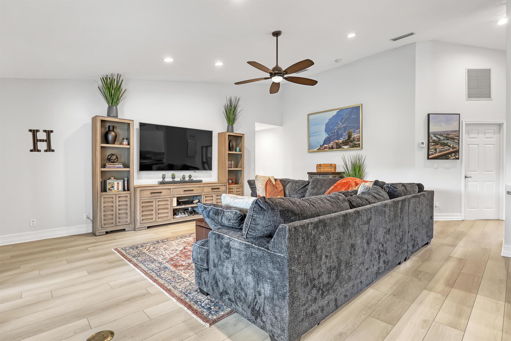 THOUSAND PINES - Residential