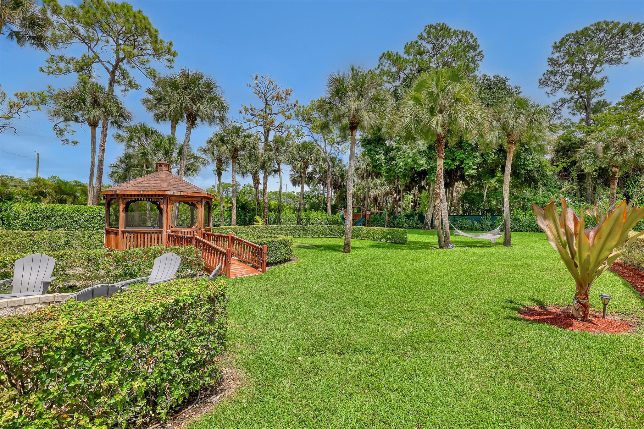 THOUSAND PINES - Residential