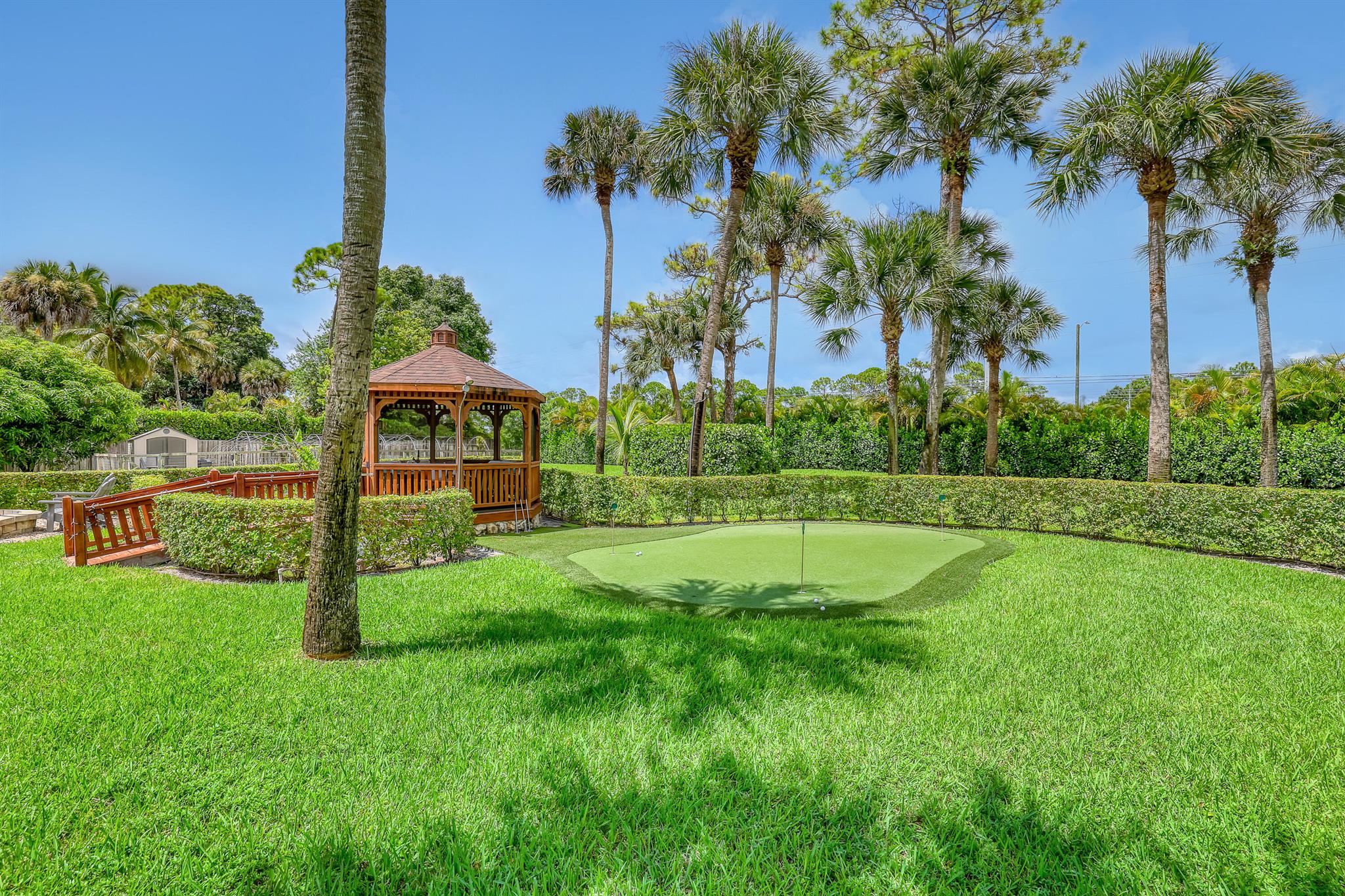 THOUSAND PINES - Residential