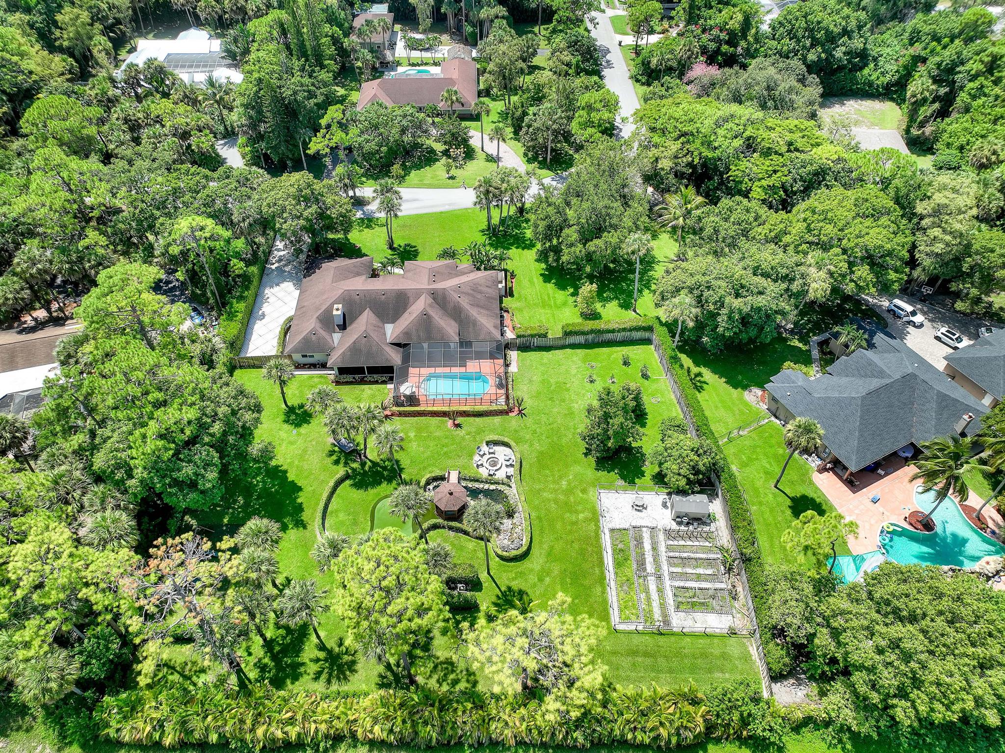 THOUSAND PINES - Residential