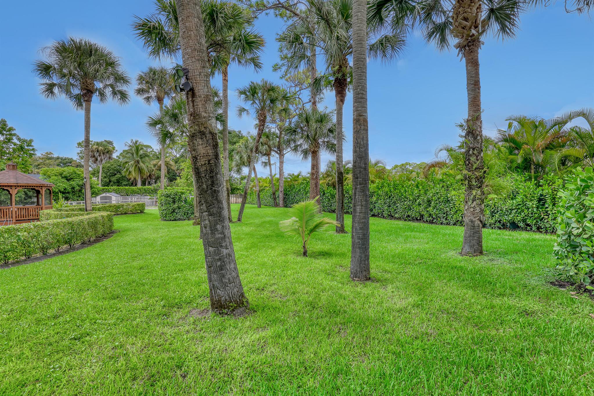 THOUSAND PINES - Residential