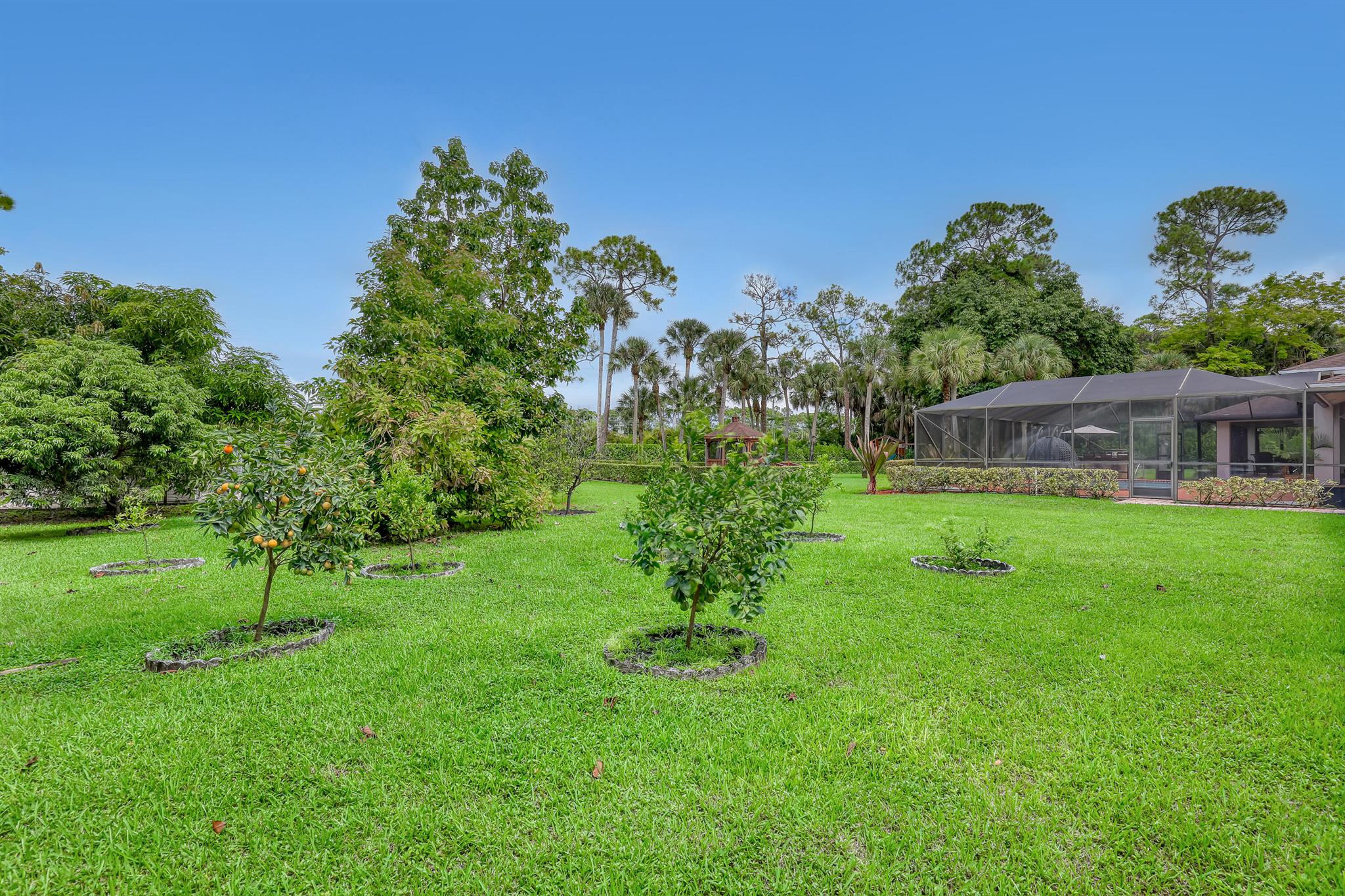 THOUSAND PINES - Residential