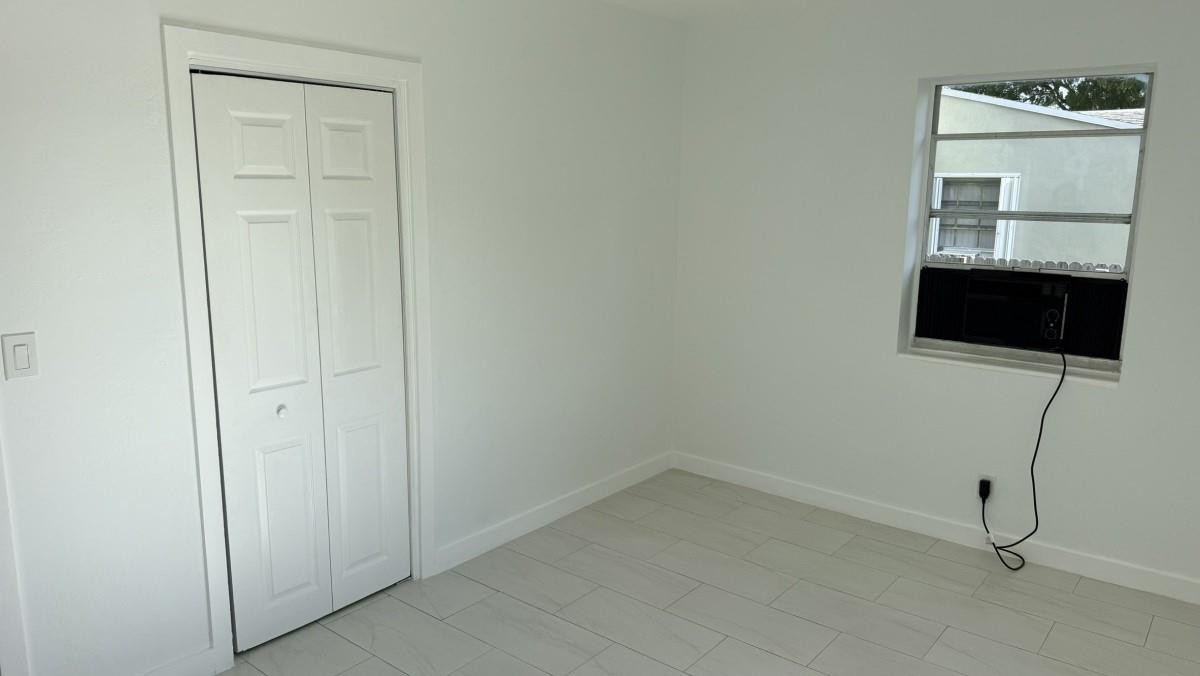 South Hollywood Amd 4-10 - Residential