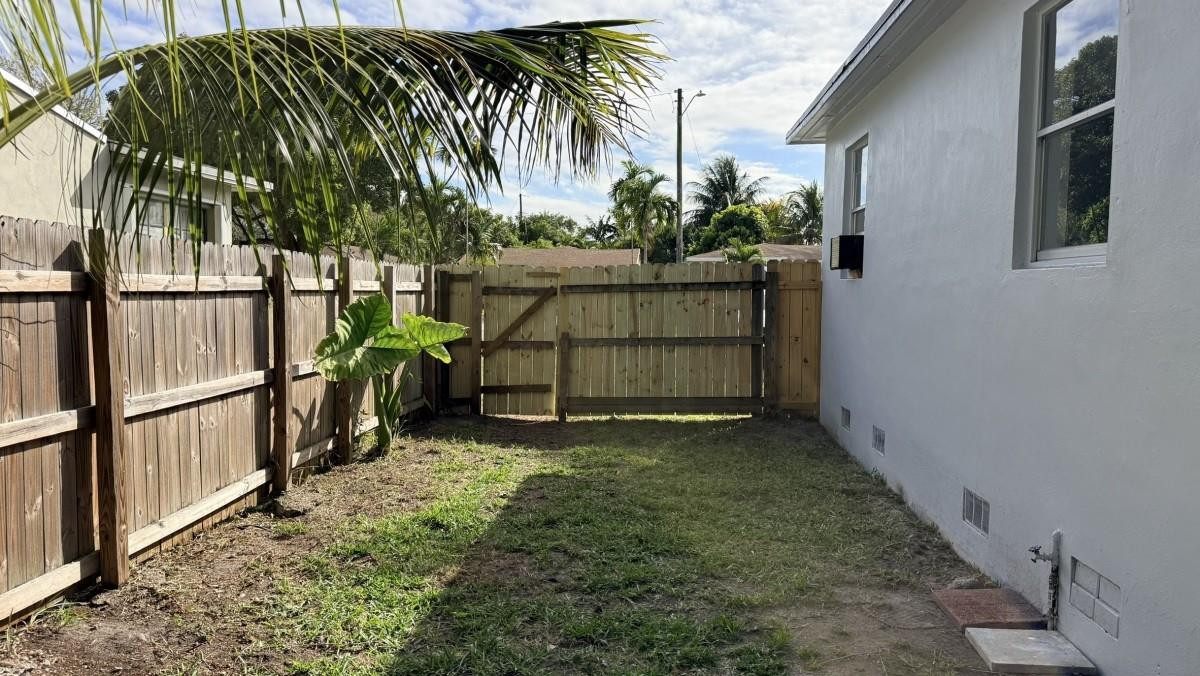 South Hollywood Amd 4-10 - Residential