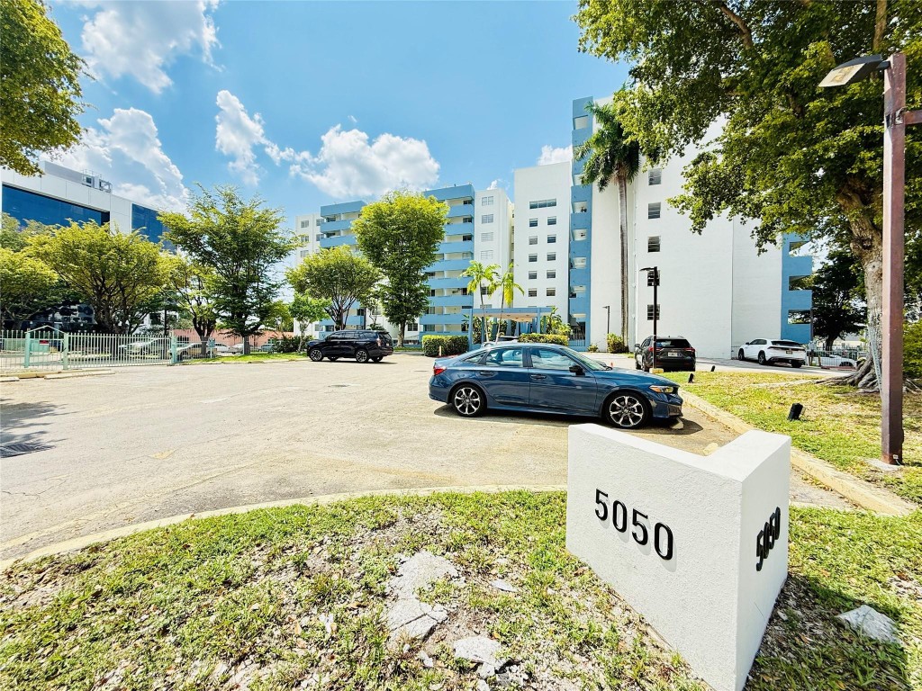 5050 NW 7th Street PH16