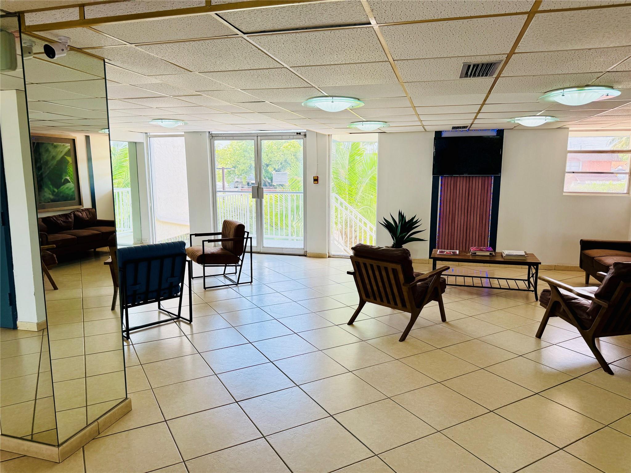 5050 Condo - Residential