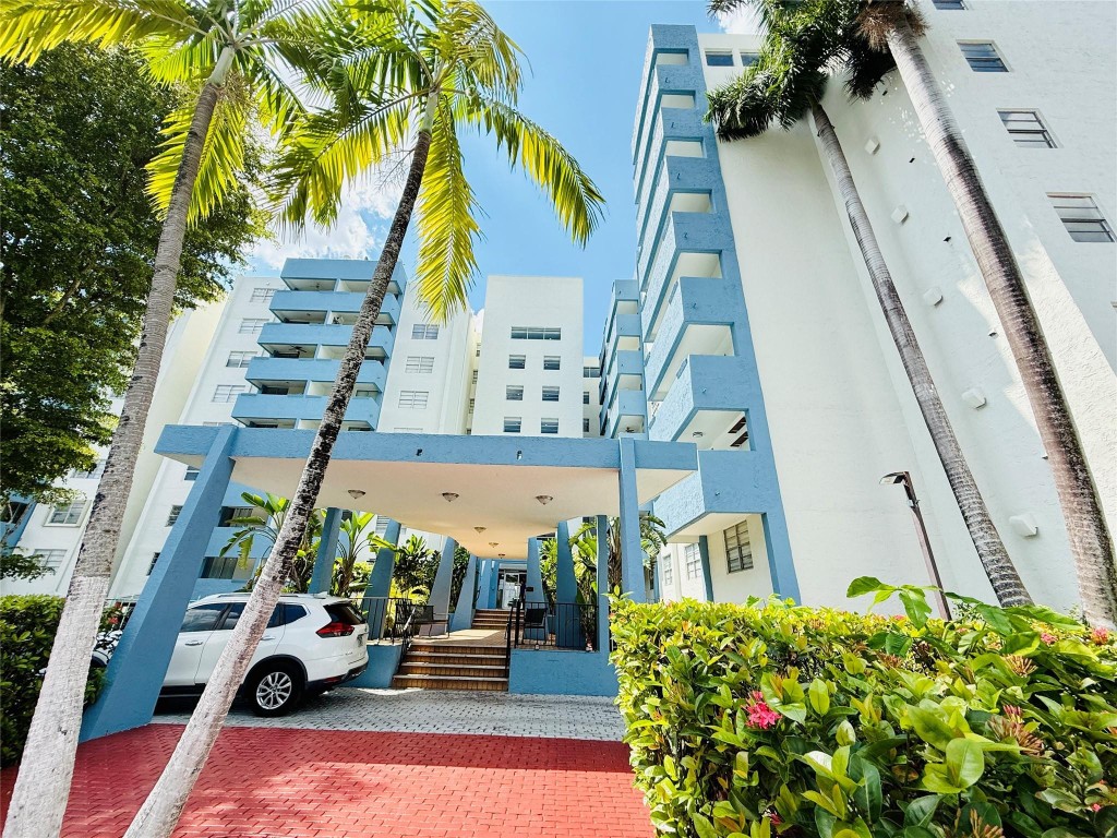 5050 NW 7th Street PH16