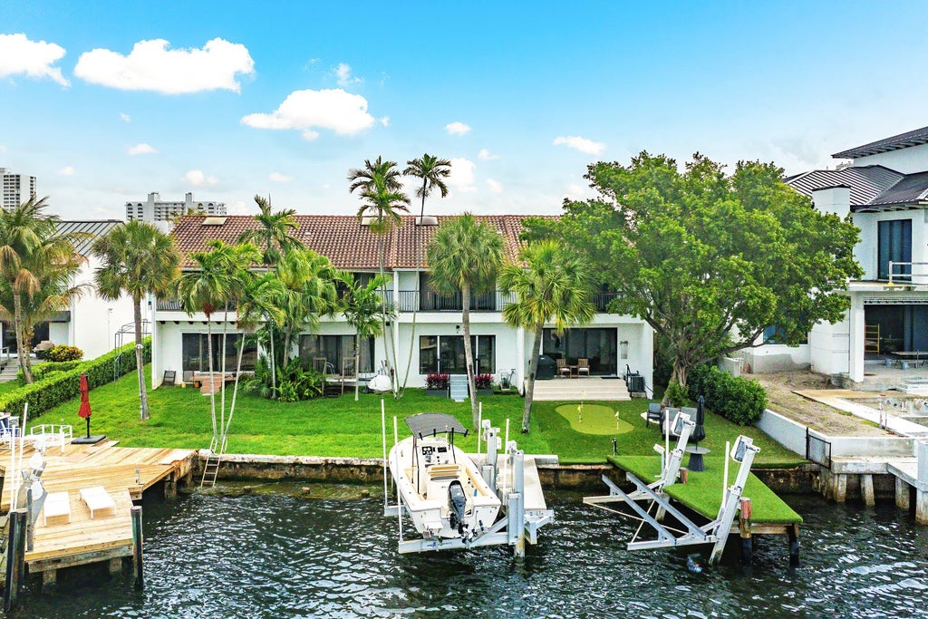 Photo of 605 NE 19th Avenue, Deerfield Beach, FL 33441 (MLS # B26067932)