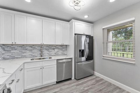 118 Lake Constance Drive 118 West Palm Beach FL 33411