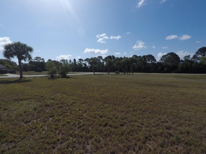 PORT ST LUCIE SECTION 42 1ST REPLAT - Residential