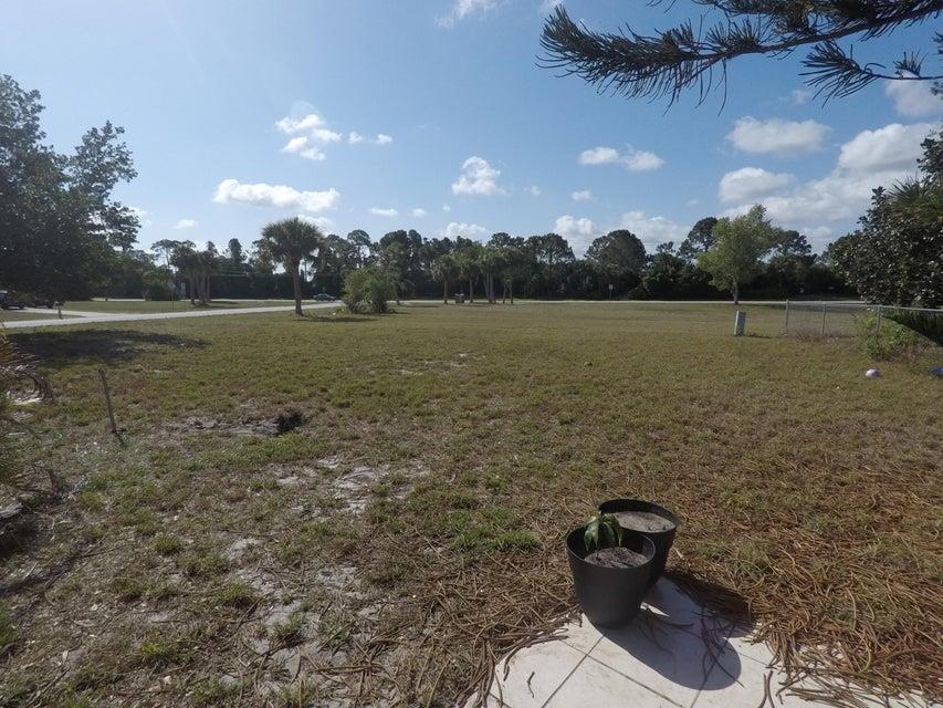 PORT ST LUCIE SECTION 42 1ST REPLAT - Residential