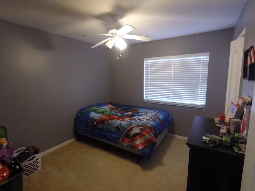 PORT ST LUCIE SECTION 42 1ST REPLAT - Residential