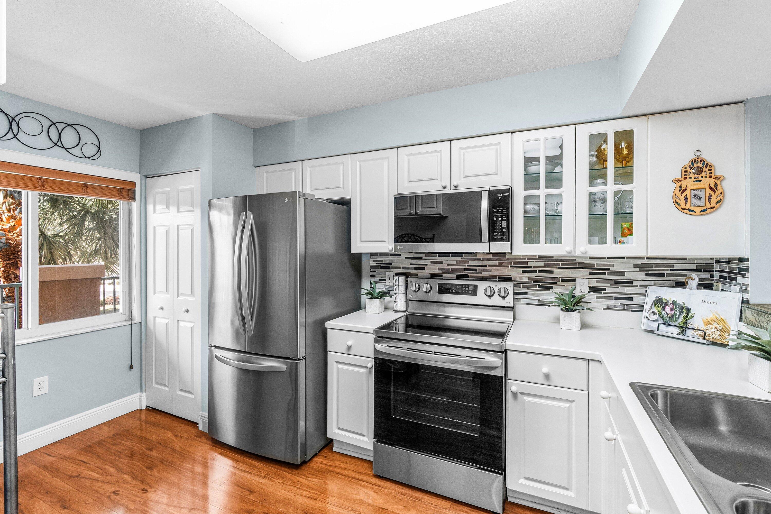 CORAL LAKES - Residential