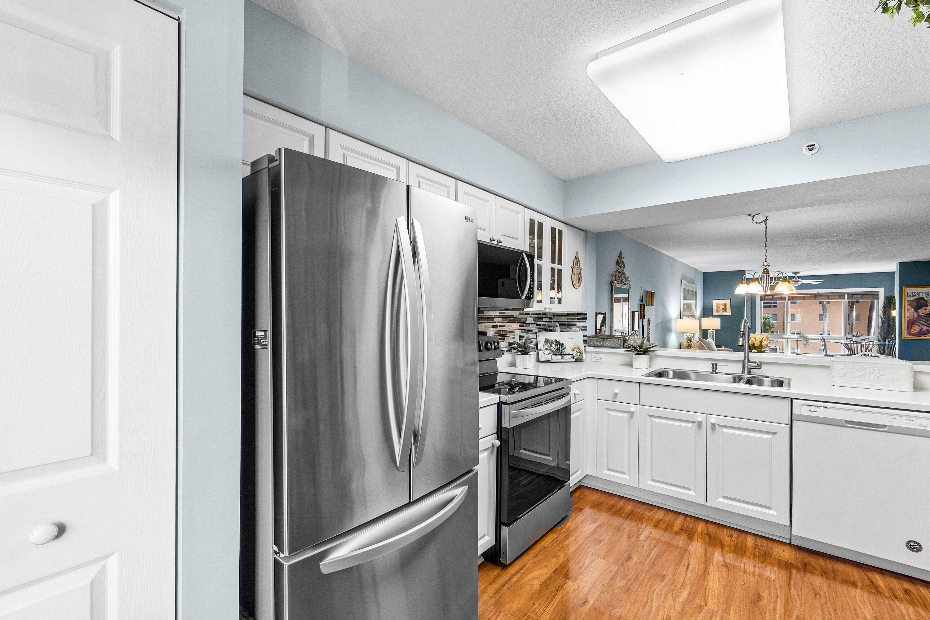 CORAL LAKES - Residential