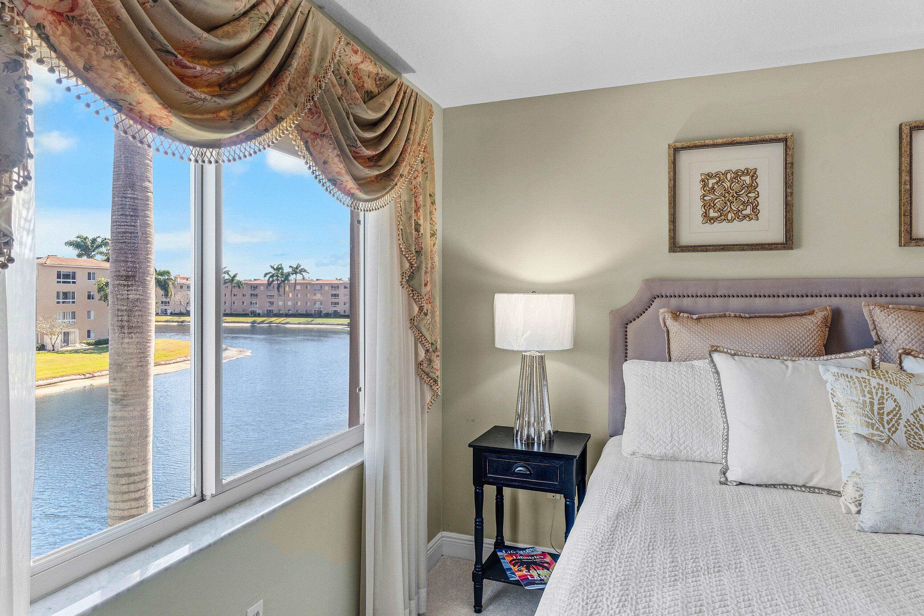 CORAL LAKES - Residential