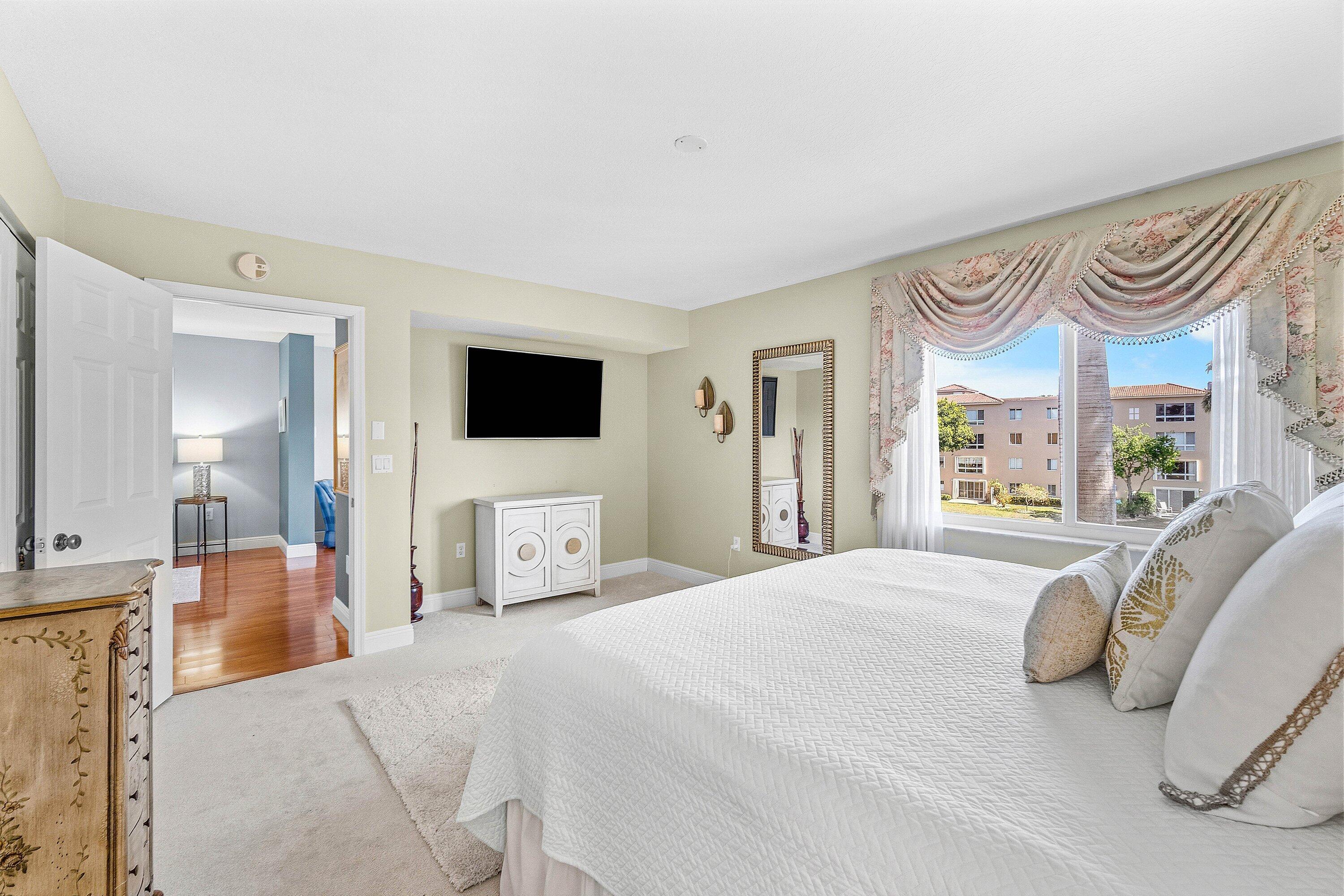 CORAL LAKES - Residential