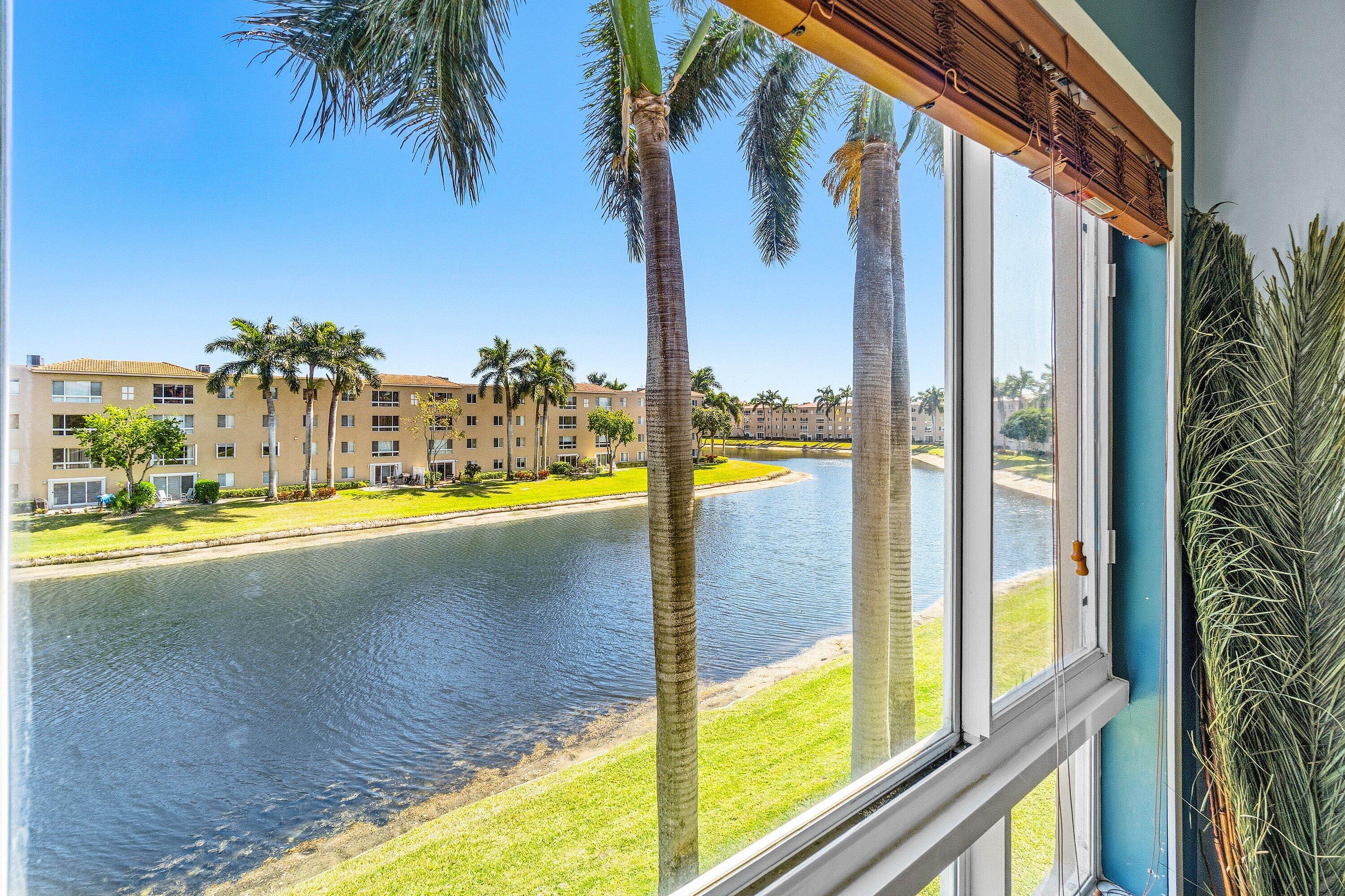 CORAL LAKES - Residential