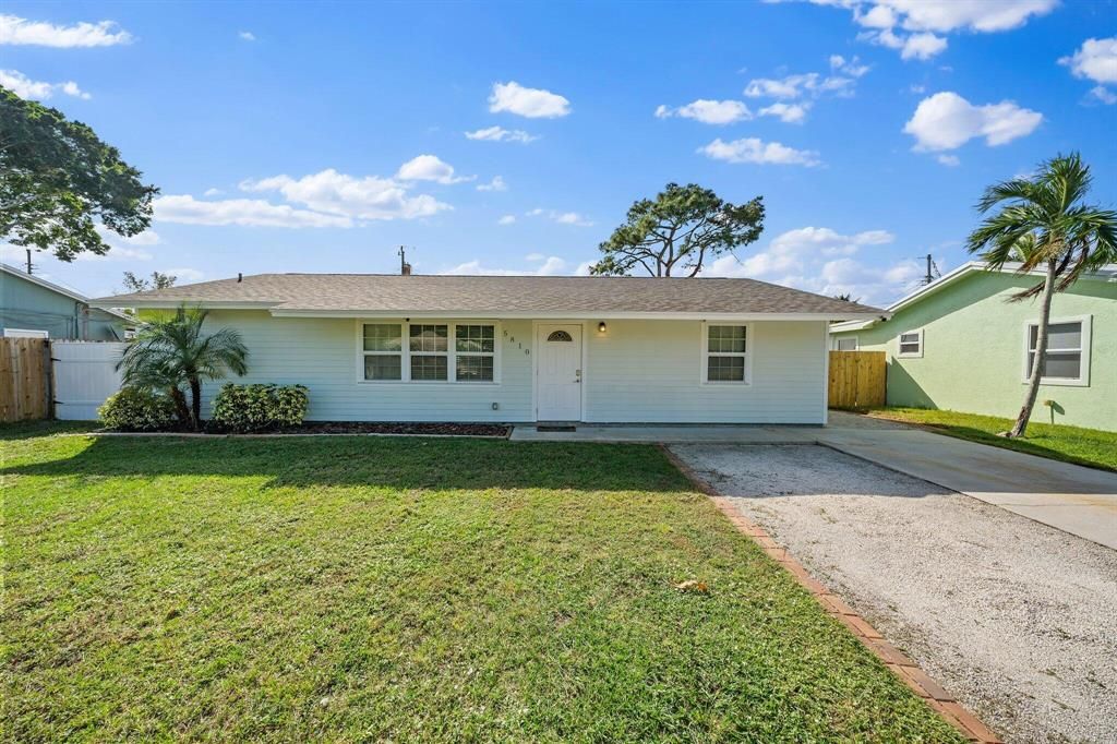 Photo of 5810 Tucker Road, Jupiter, FL 33458 (MLS # R10845002)