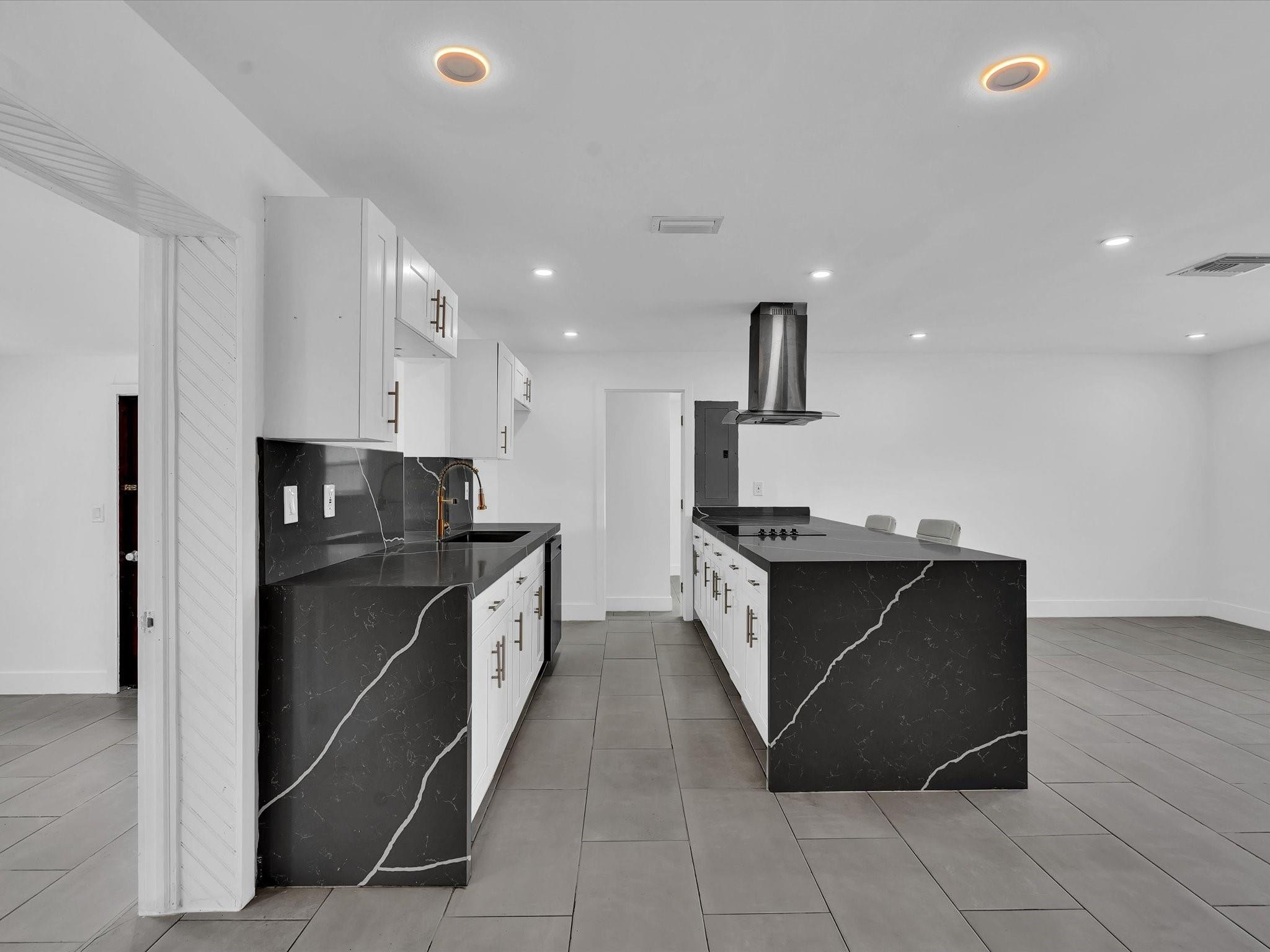 Stirling Lake 48-45 B - Residential