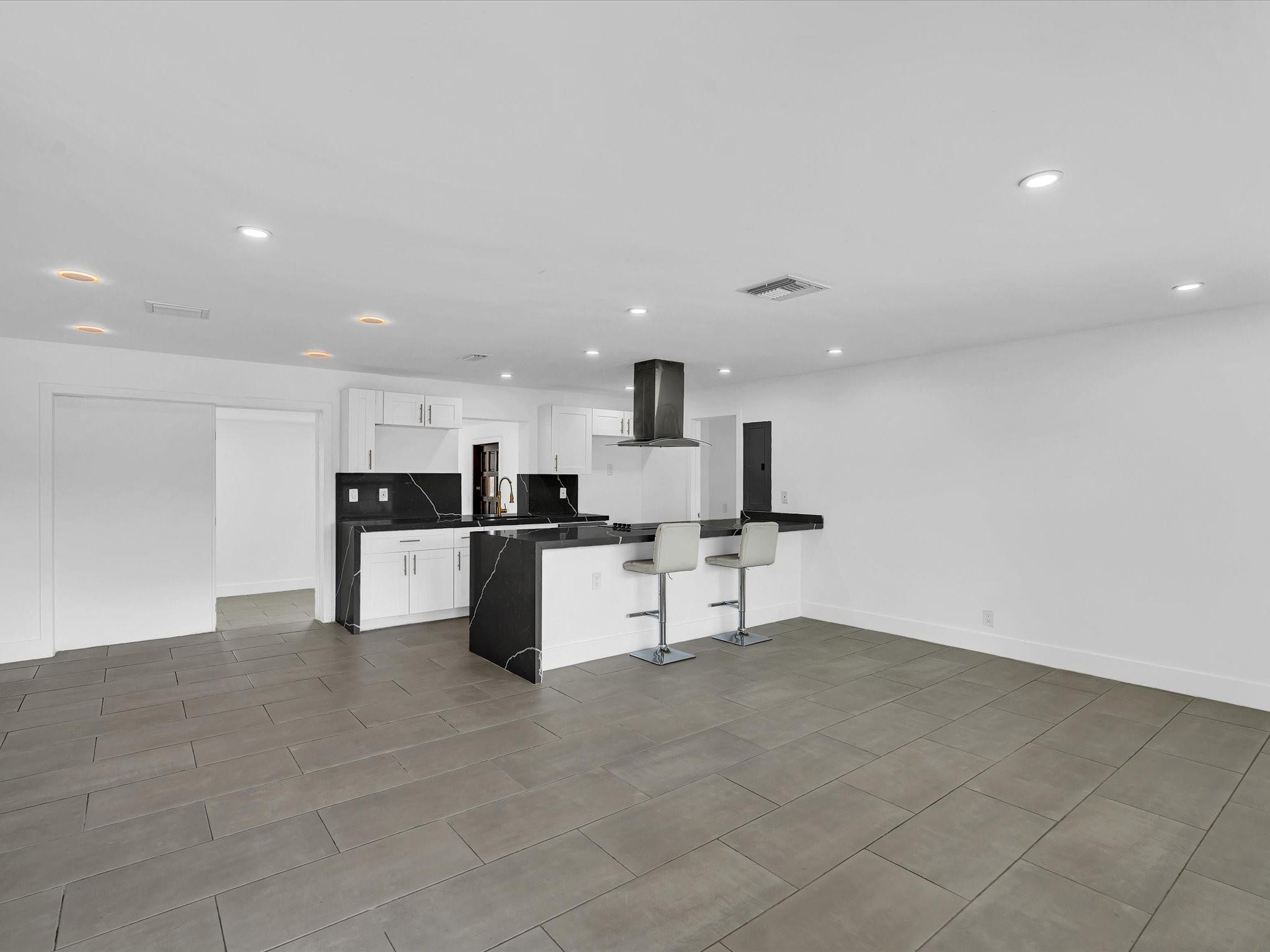 Stirling Lake 48-45 B - Residential