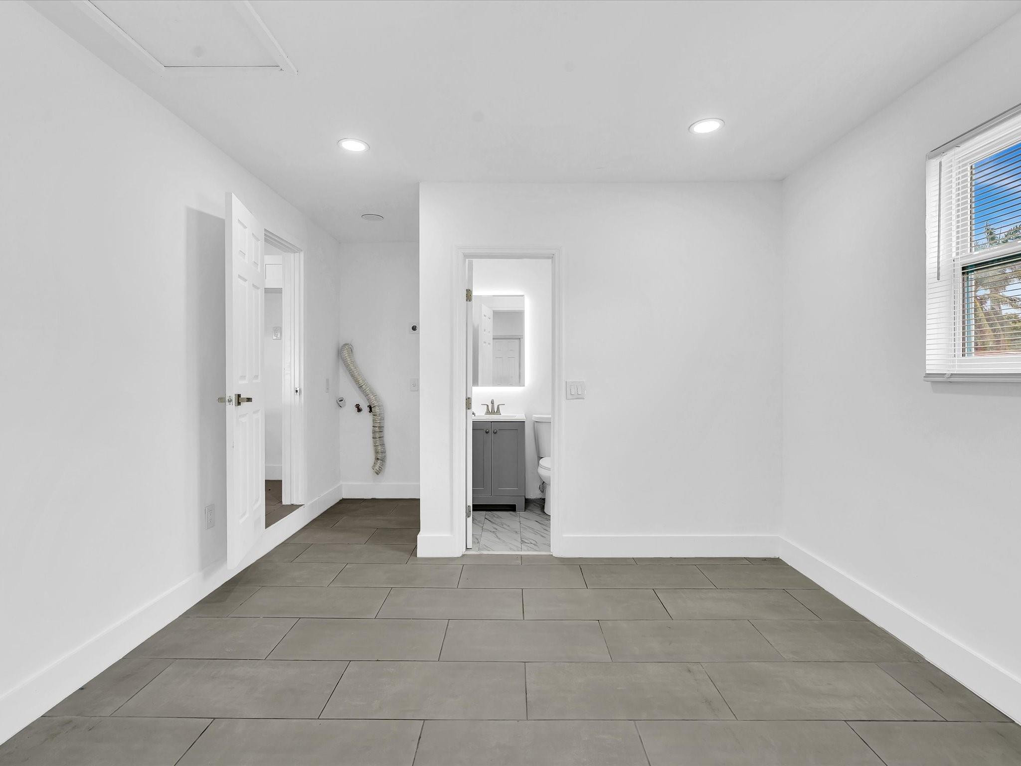 Stirling Lake 48-45 B - Residential