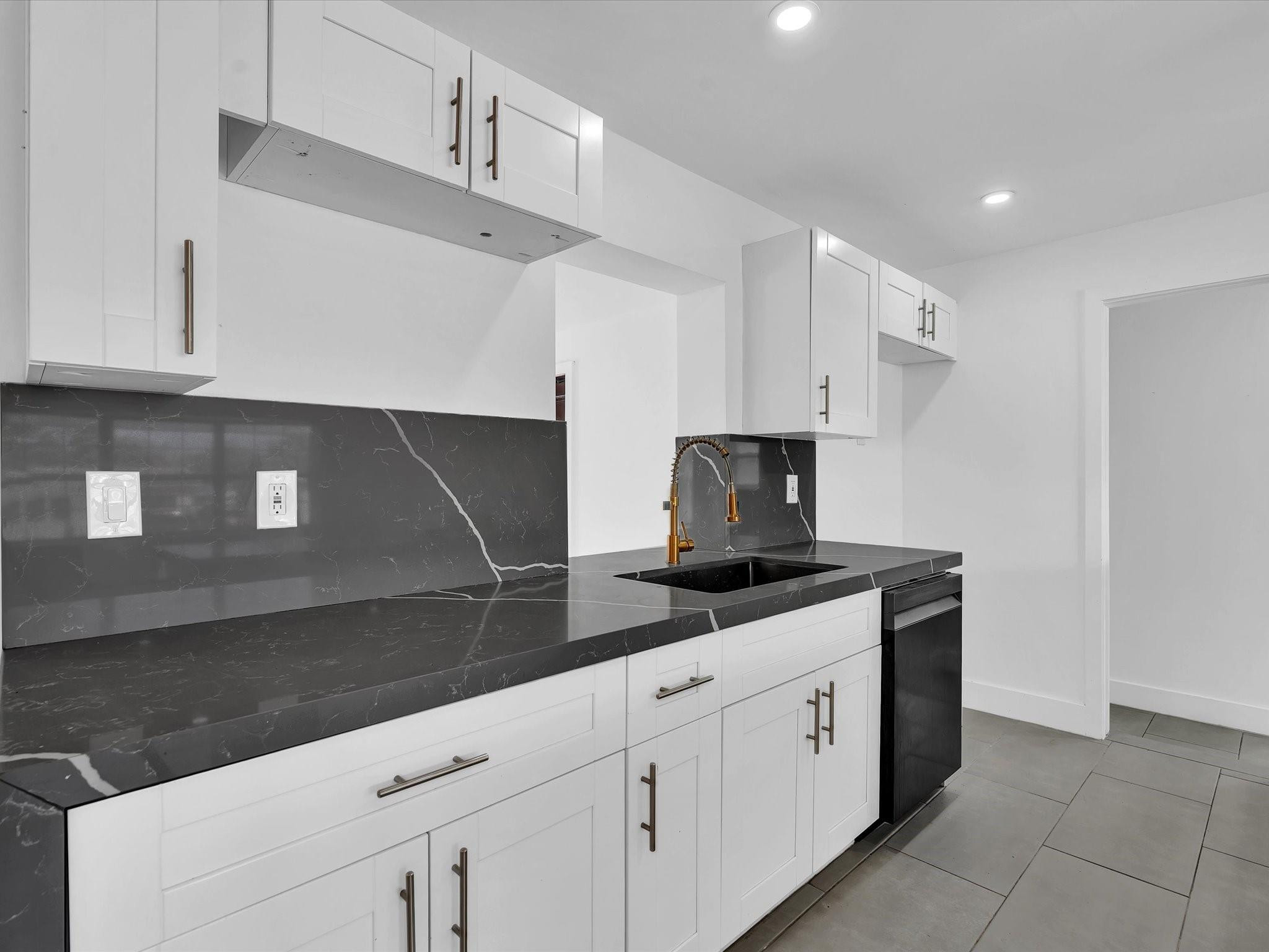 Stirling Lake 48-45 B - Residential