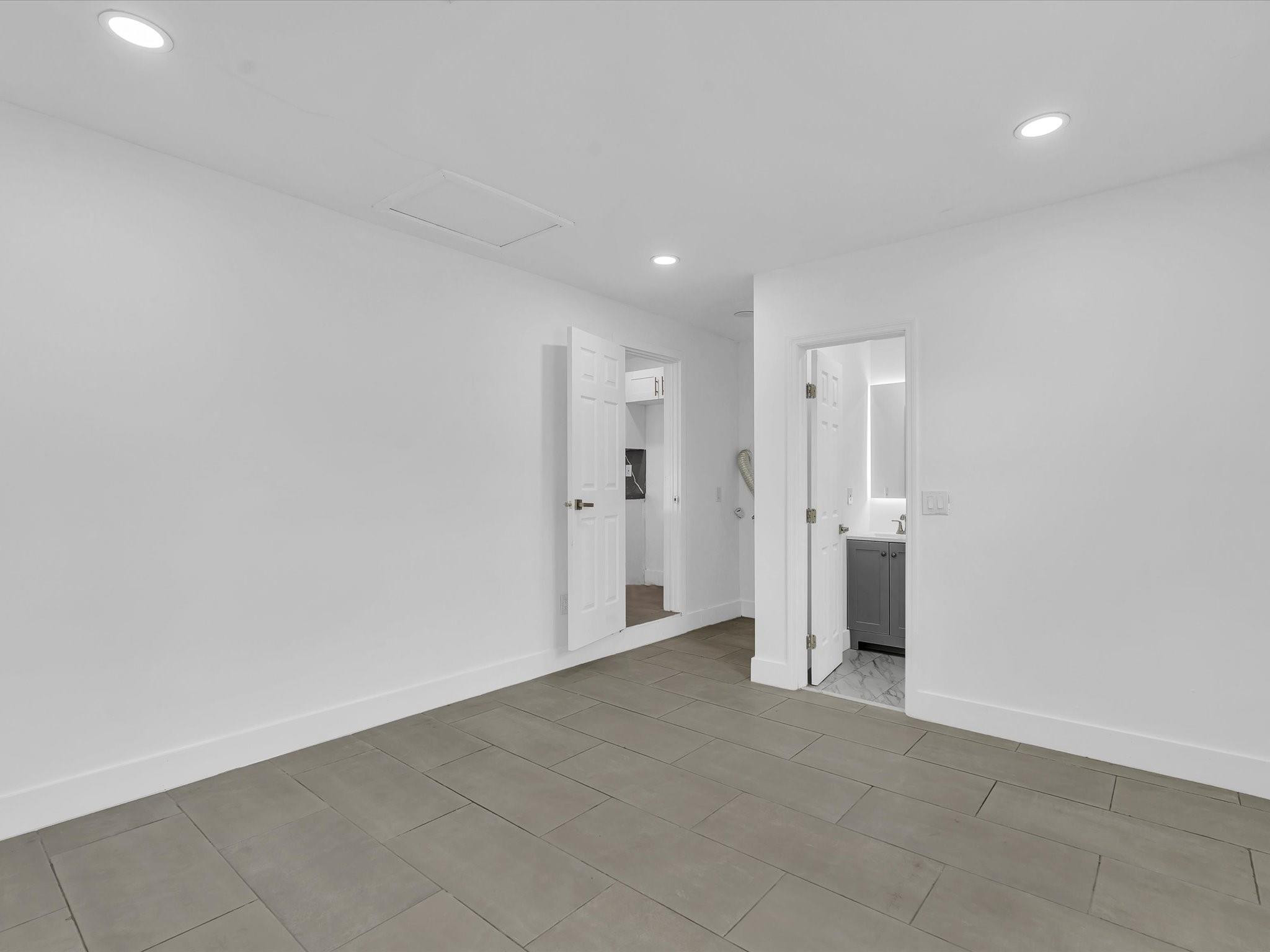 Stirling Lake 48-45 B - Residential