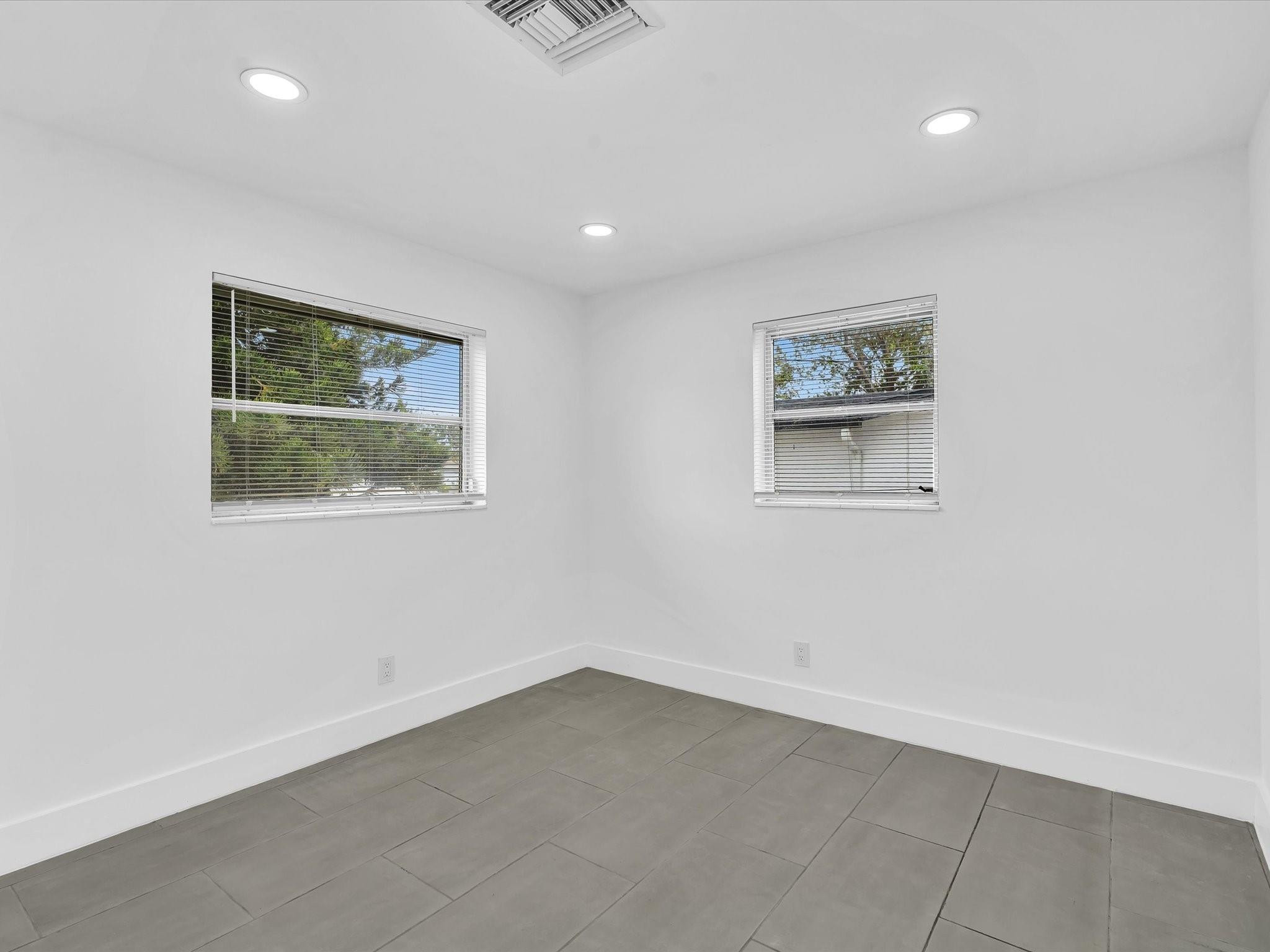 Stirling Lake 48-45 B - Residential