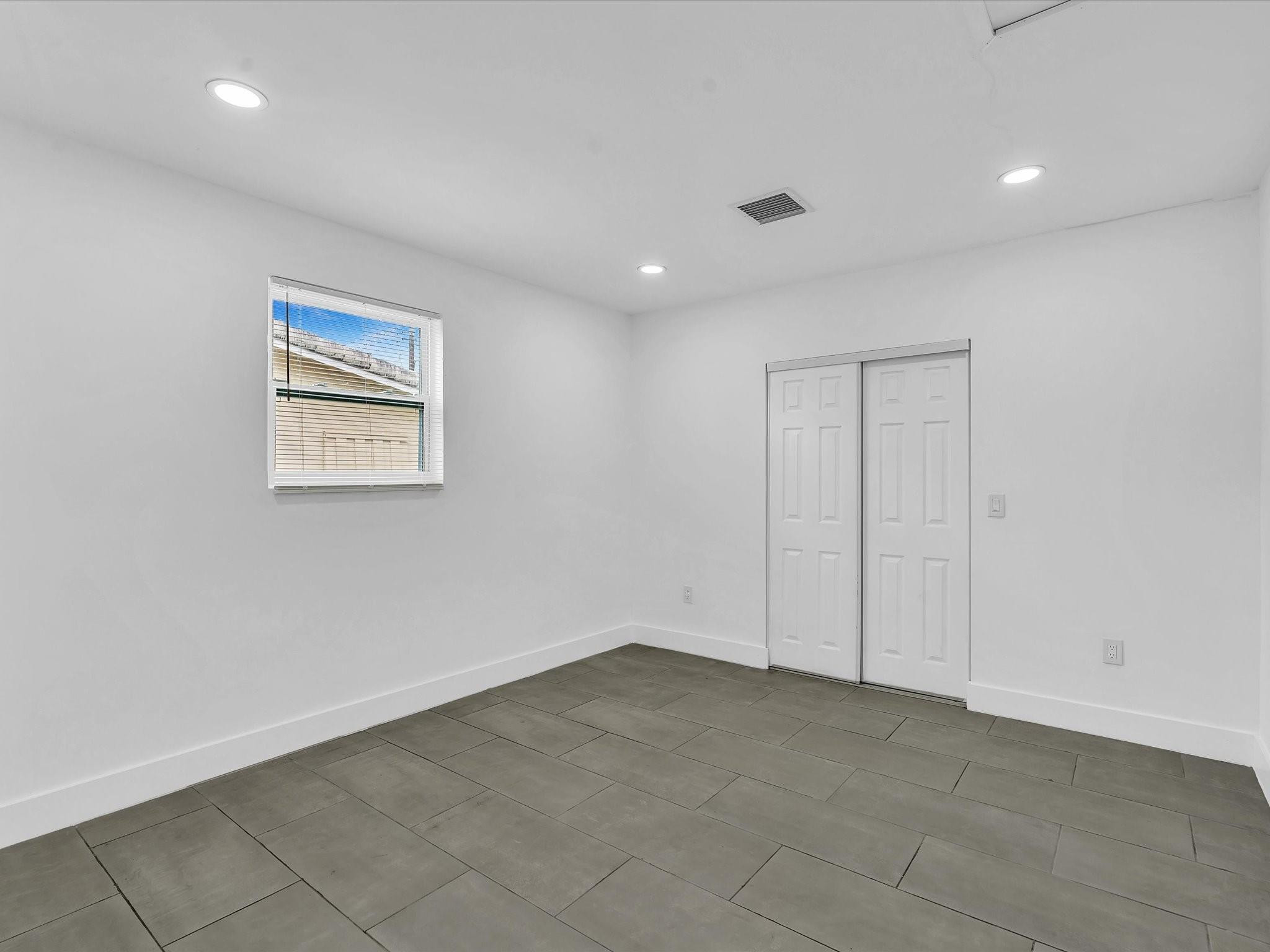 Stirling Lake 48-45 B - Residential