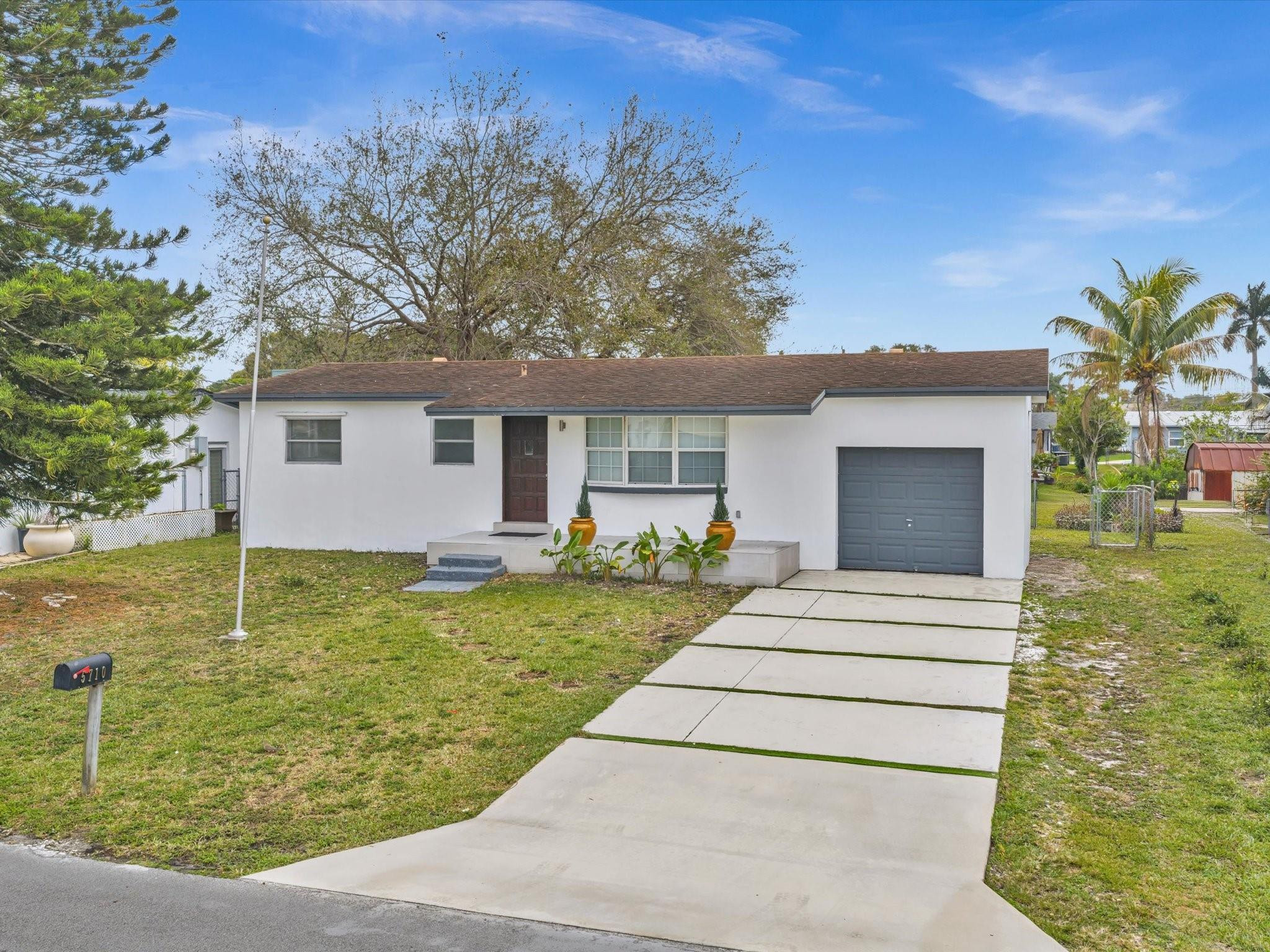 Stirling Lake 48-45 B - Residential