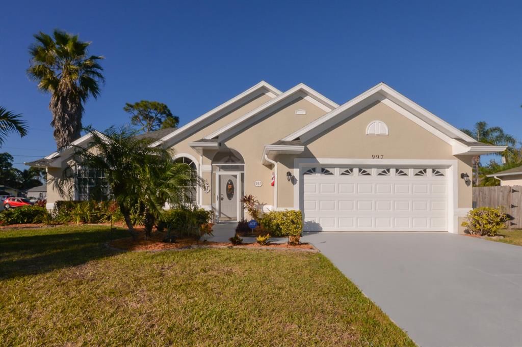 Photo of 997 SW South Globe Avenue, Port Saint Lucie, FL 34953 (MLS # R10770209)