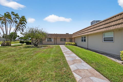 Tiny photo for 360 Seville #O, Delray Beach, FL 33446 (MLS # B26035181)