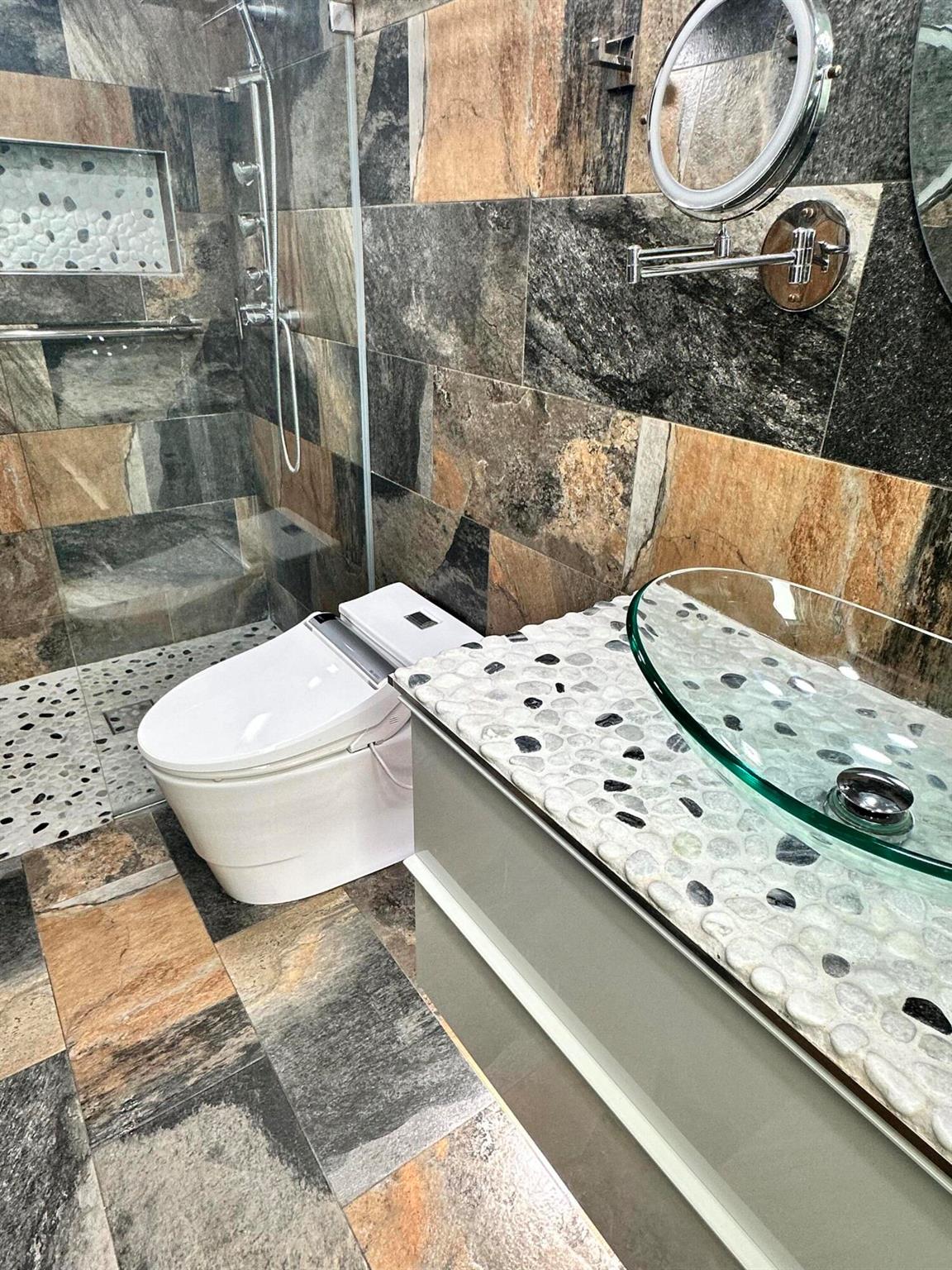 KINGS POINT PIEDMONT COND - Residential