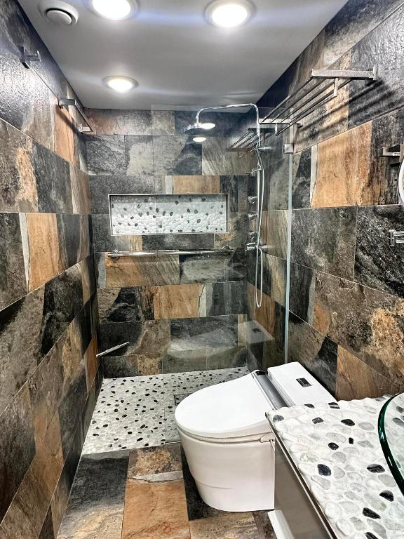 KINGS POINT PIEDMONT CONDOS - Residential