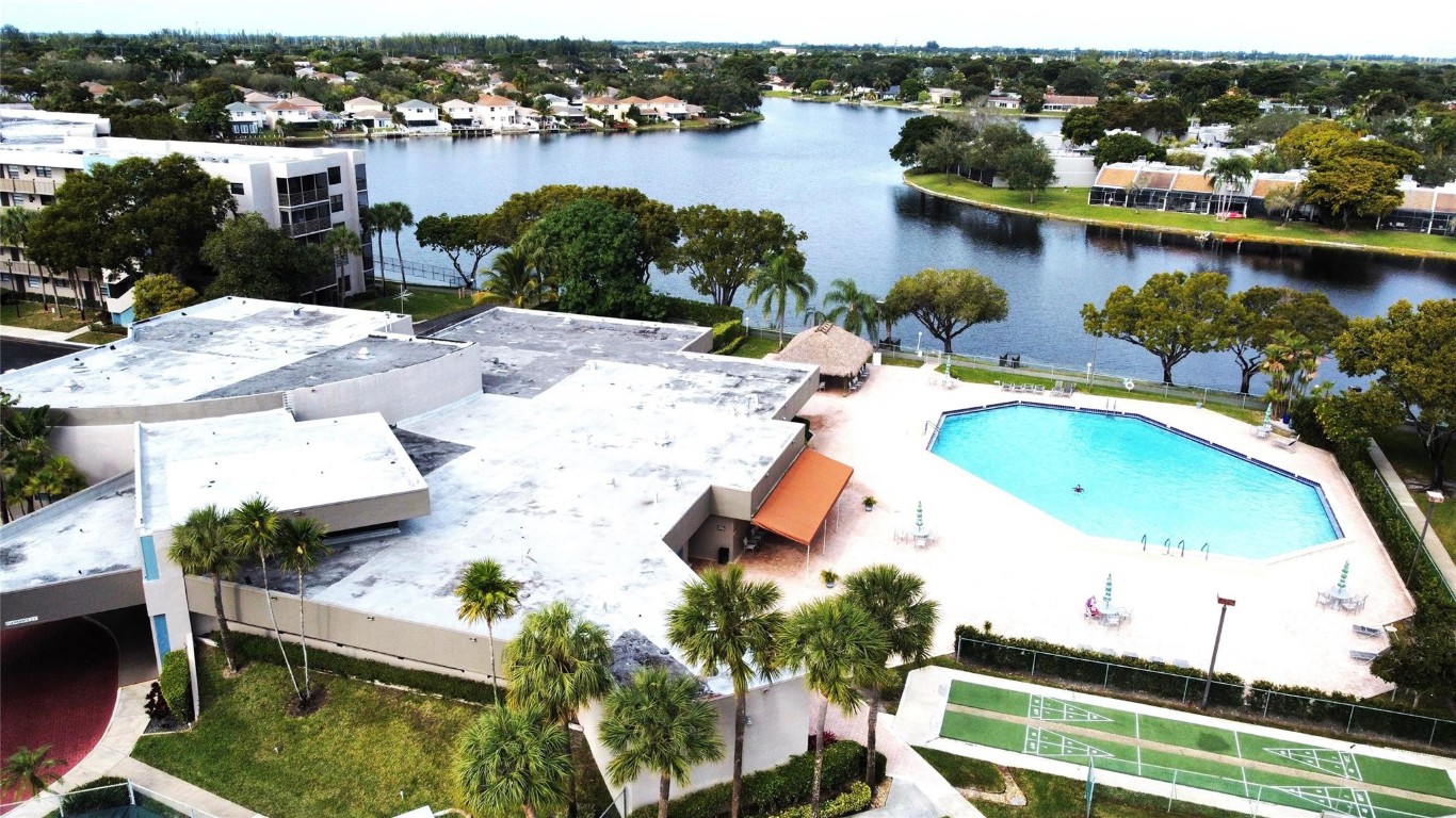 COLONY POINT 4 CONDO - Residential