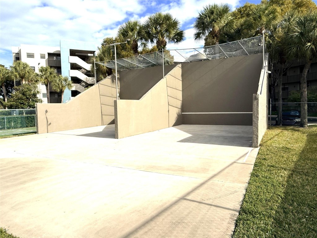 COLONY POINT 4 CONDO - Residential