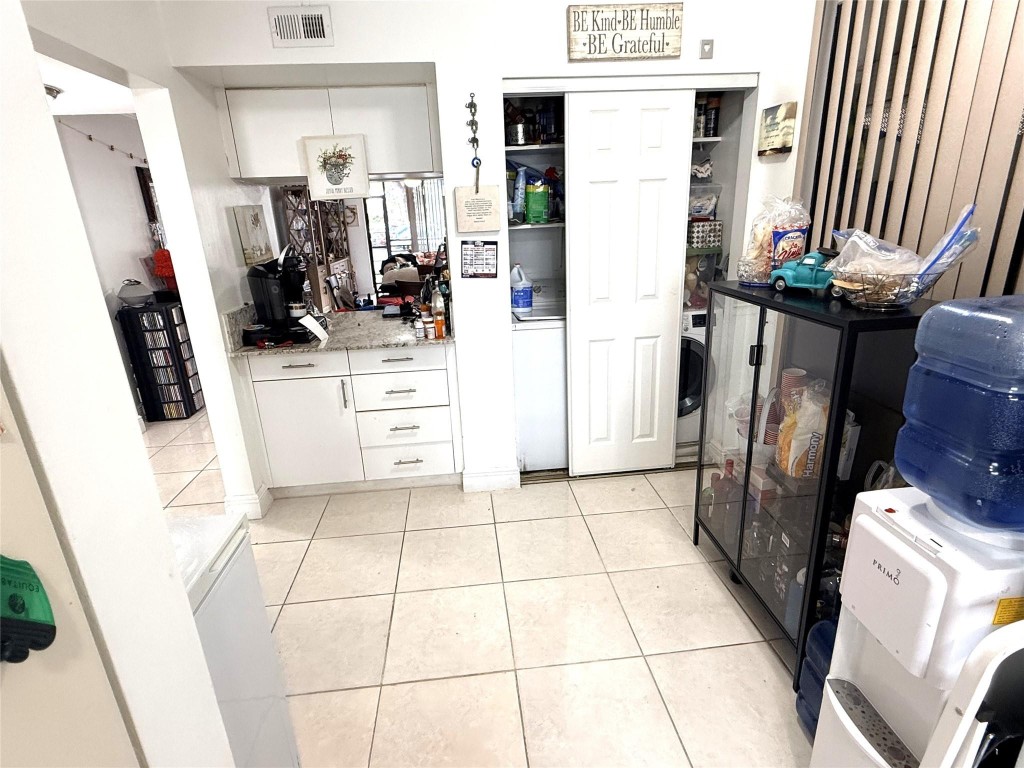 COLONY POINT 4 CONDO - Residential