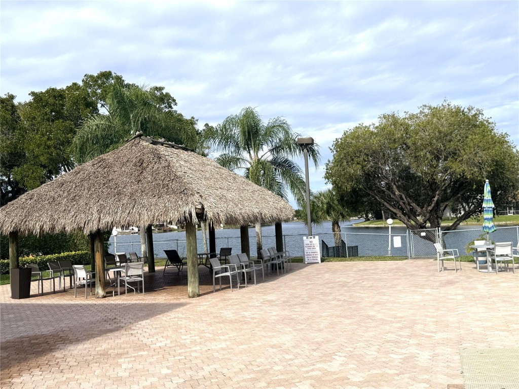 COLONY POINT 4 CONDO - Residential