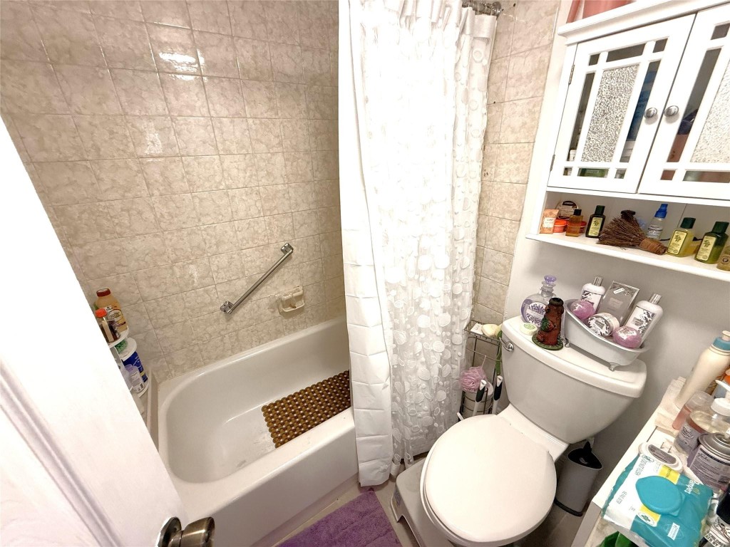 COLONY POINT 4 CONDO - Residential