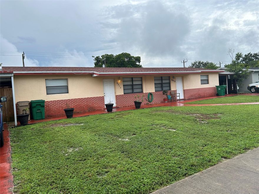Fantastic investment opportunity, located in the heart of Davie! Rarely available duplex w/spacious 2/1 units  each with own carports & driveways! Newer main roof; located on an oversized, deep lot w/room for expansion! Each unit has it's own patio in backyard  with additional free standing shed which opens up to numerous possibilities! Municipal water!
Close proximity to Universities, Major Expressways, & shopping!