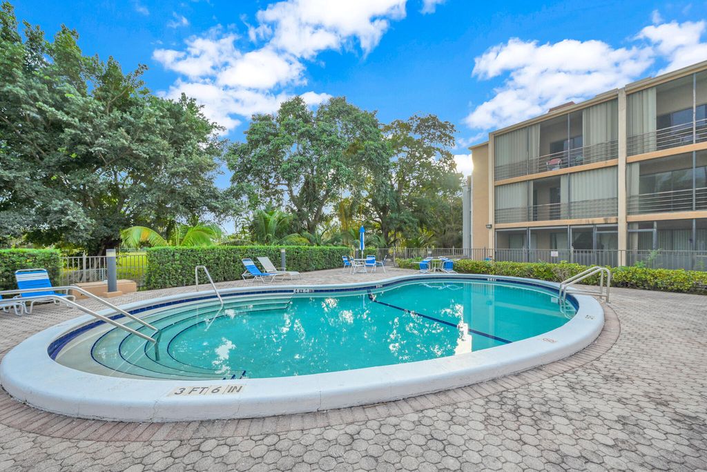 Photo of 3800 N Hills Drive #315, Hollywood, FL 33021 (MLS # B26034284)