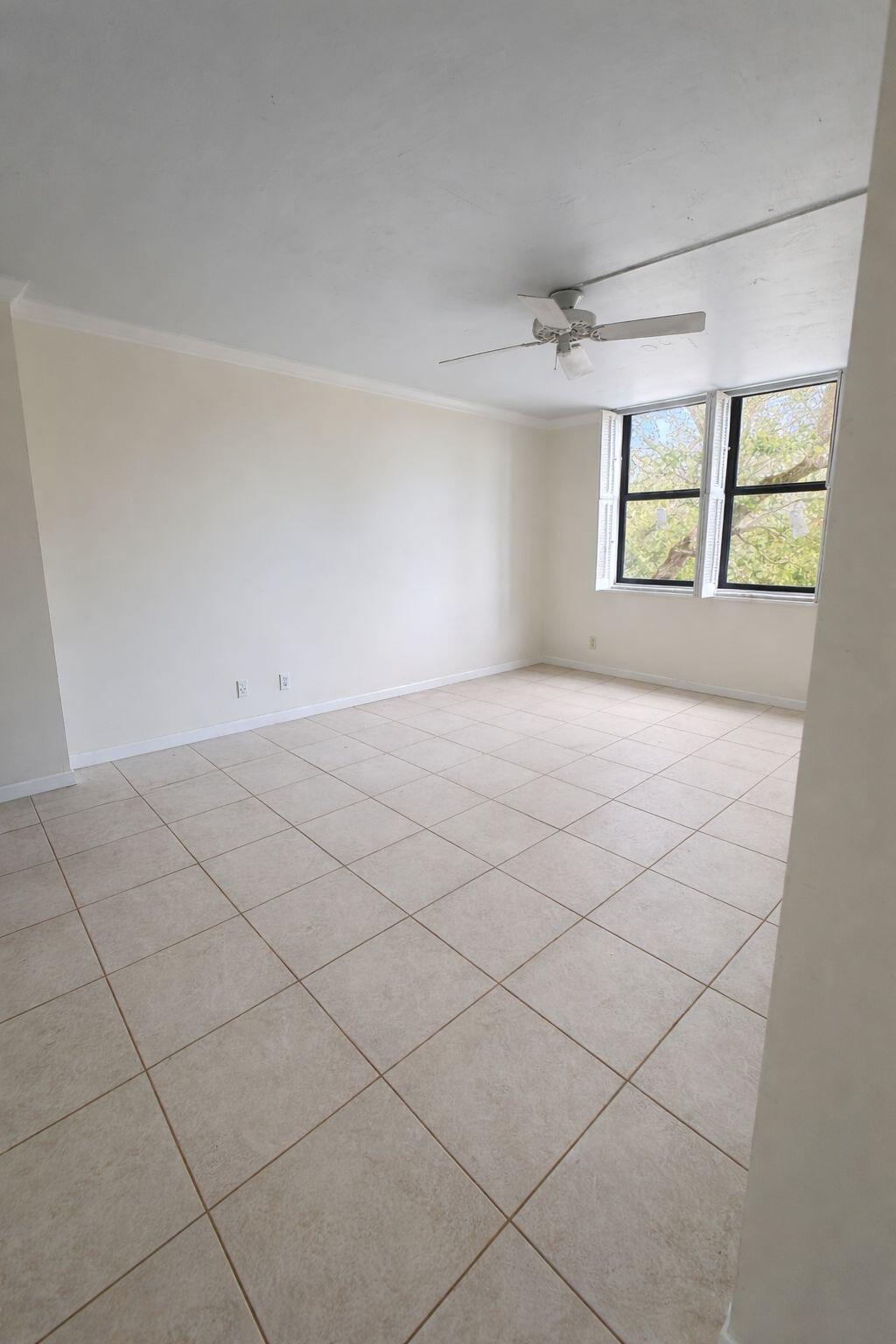 EMERALD HILLS C C APTS CONDO - Residential Lease