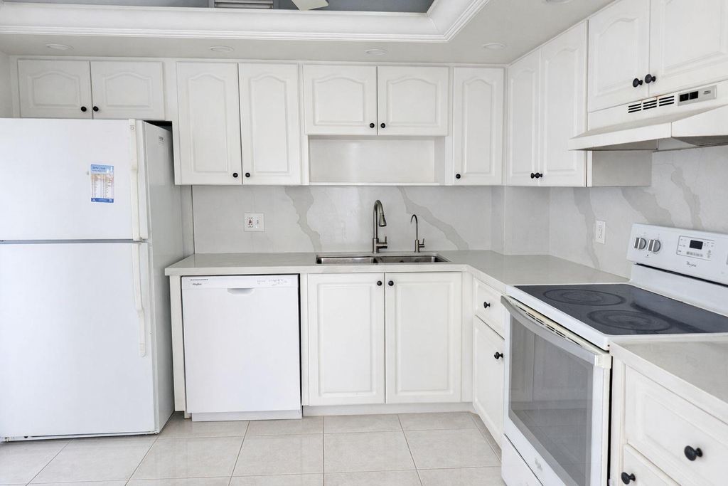 Photo of 3800 N Hills Drive #315, Hollywood, FL 33021 (MLS # B26034284)