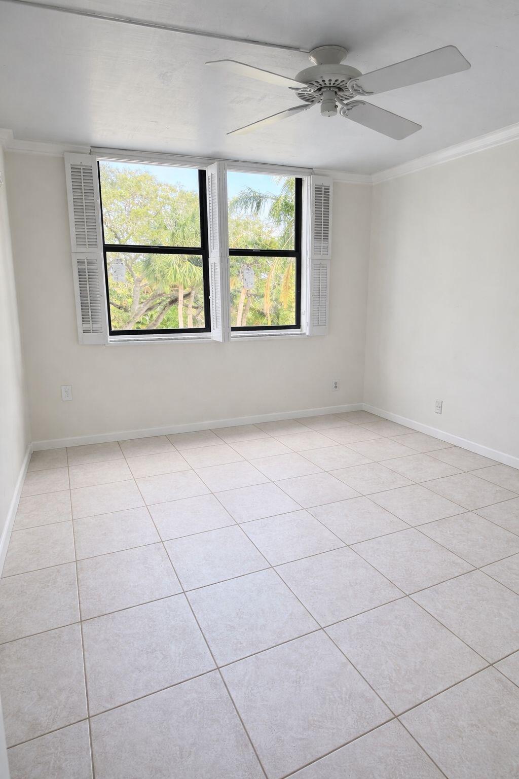 EMERALD HILLS C C APTS CONDO - Residential Lease