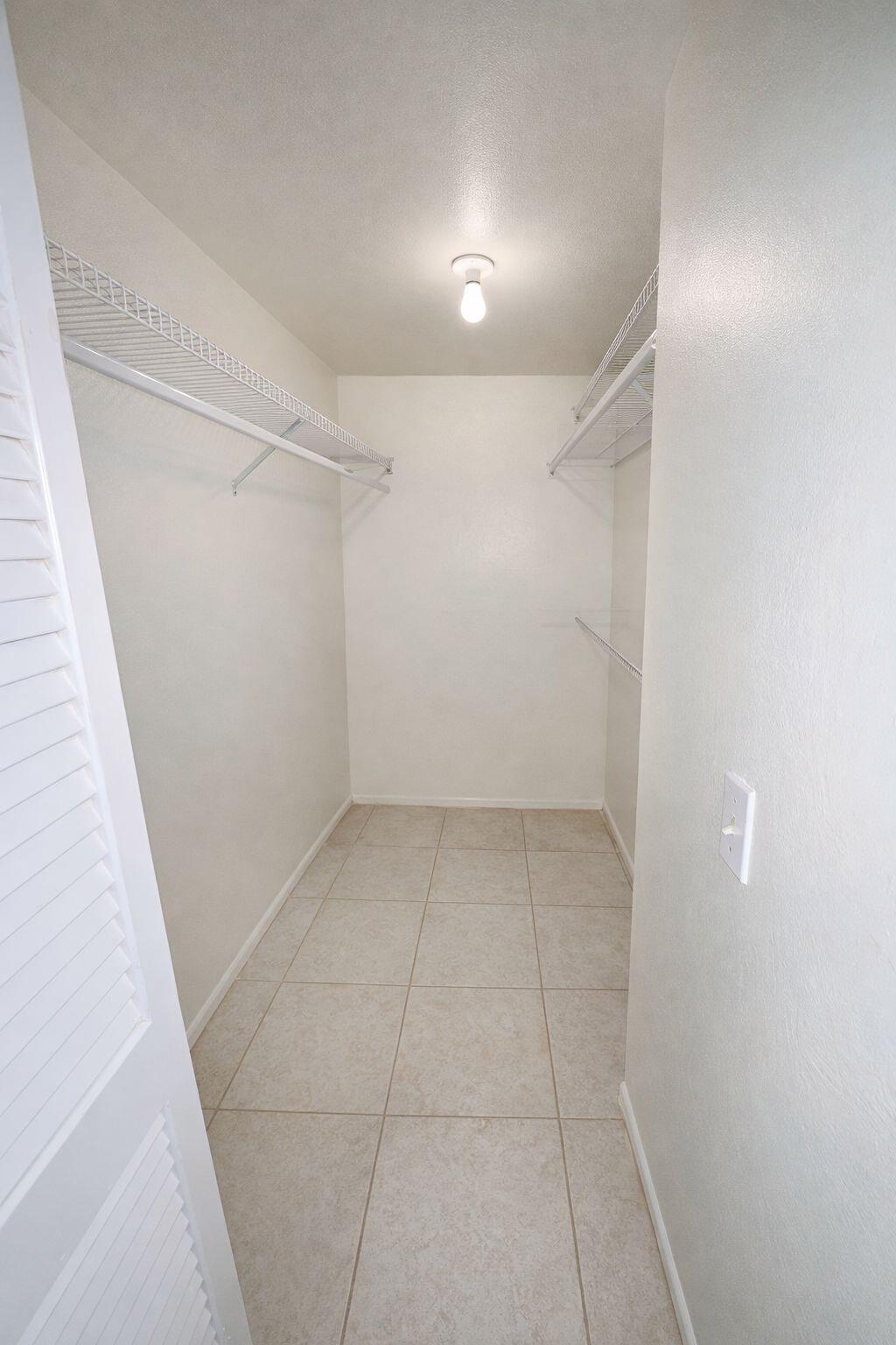 EMERALD HILLS C C APTS CONDO - Residential Lease